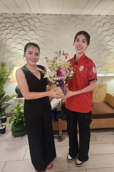 อาจารย์ชัญร่วมแสดงความยินดีกับน้องเทนนิส